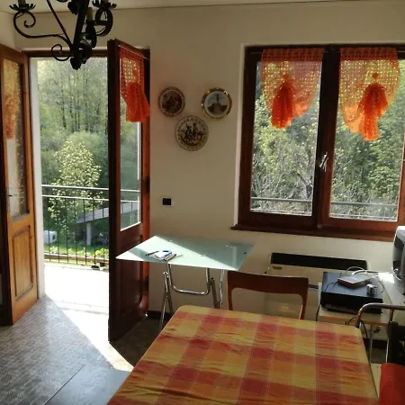 شقة La Casa Nel Alice Superiore